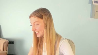 AdelleDinges Live Image