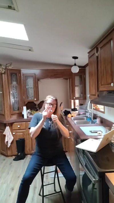 Cadiedoesit Live Image