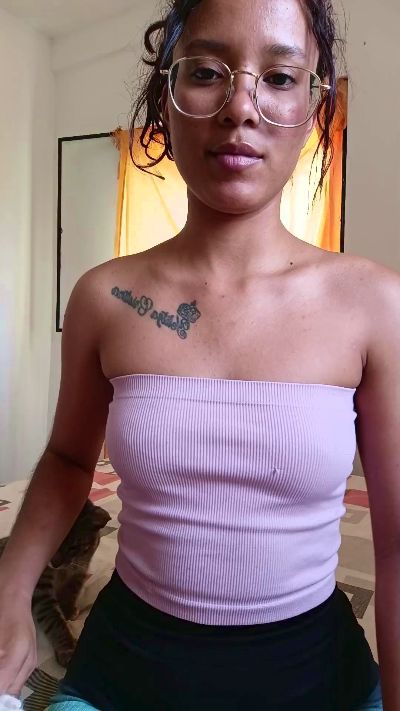 Charming_cute Live Image