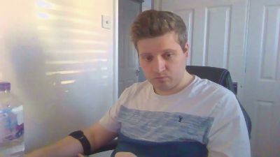 Desperat2Holdit Live Image