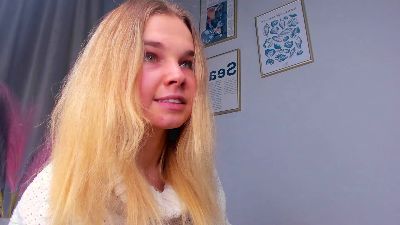 DollyCheckley Live Image