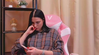 GiannaScharmer Live Image