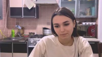 GussieMaag Live Image