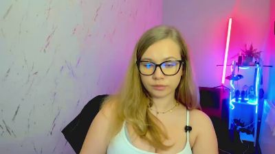 Holly_amazing Live Image