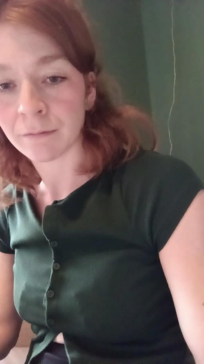 Housewife_Kirst Live Image