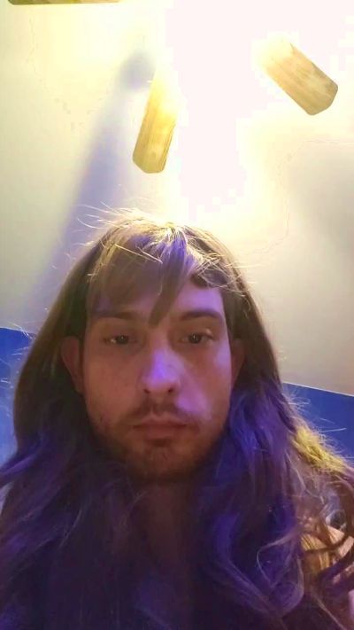 JulianneMon Live Image