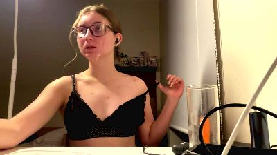 LacyLadeau Live Image