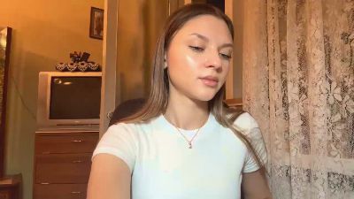 LonaDahline Live Image