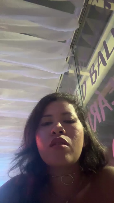 LuizaMartins29 Live Image