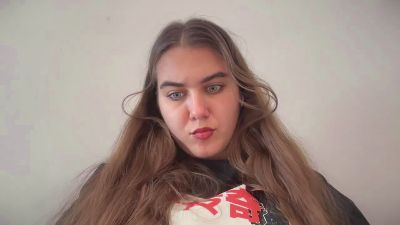 MarieDubard Live Image