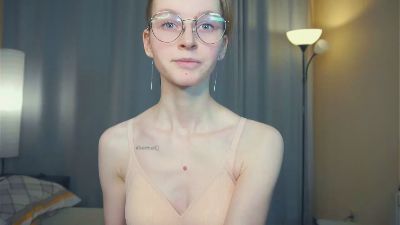 MertieAlie Live Image