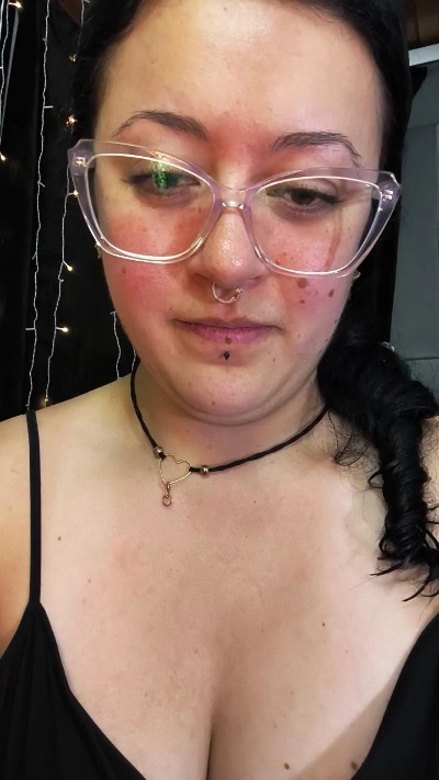 MonikaBohn992 Live Image