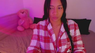 NicolePasqualot Live Image