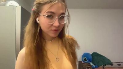 PricillaMennig Live Image