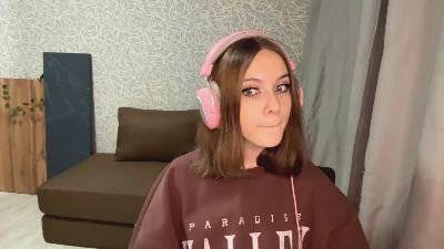 ShainaFraile Live Image