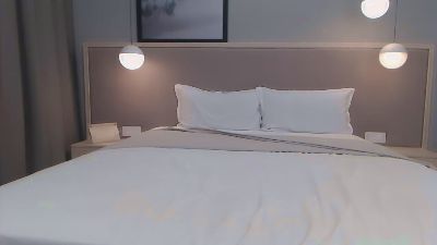 ShySchoolGrl Live Image