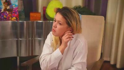 SimonaCooney Live Image