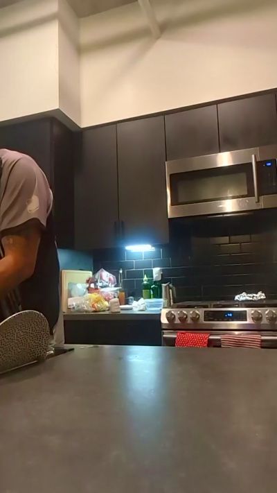 Straightguyshy Live Image