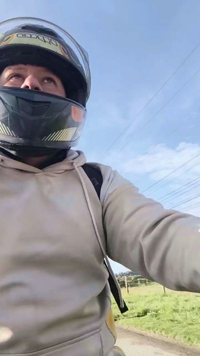 THE_WHITE_BOY Live Image