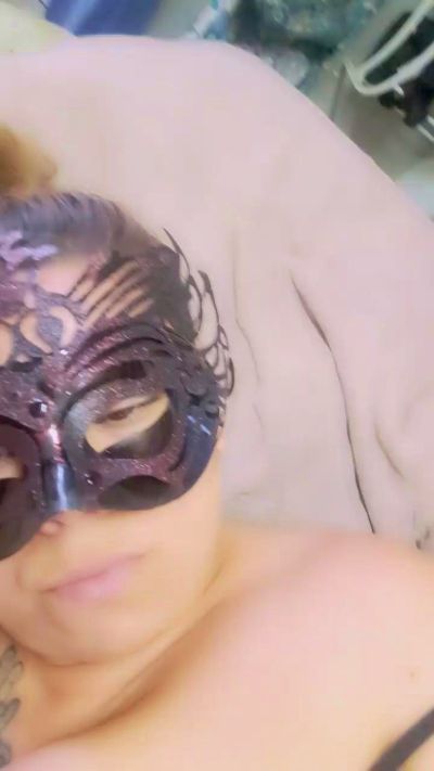 TUHARDSEXY Live Image