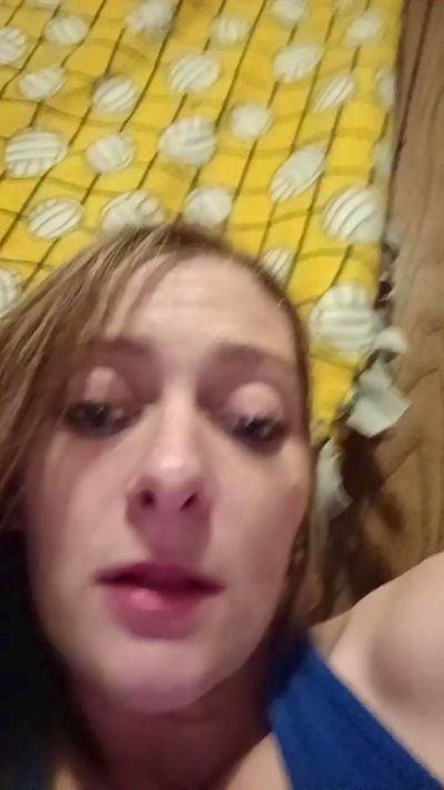 UrFreakyWhore Live Image