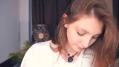 VanessaKnittel Live Image