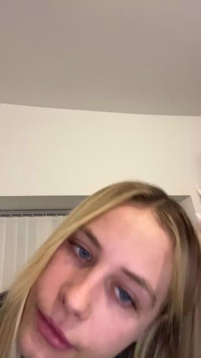 Whiteyyy1 Live Image