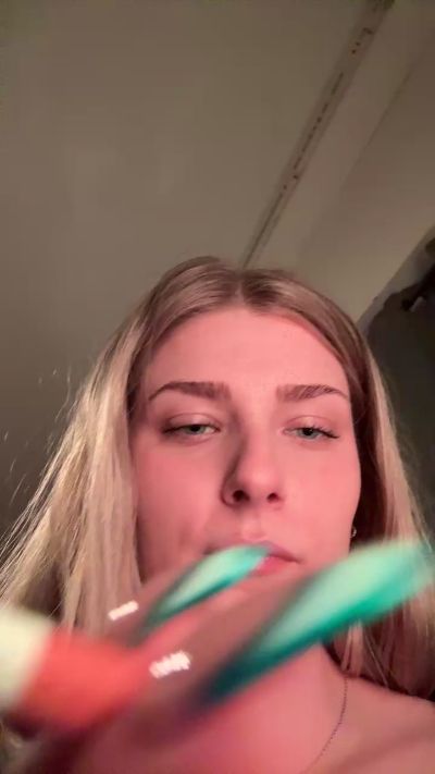 Yacrazybtch_x Live Image