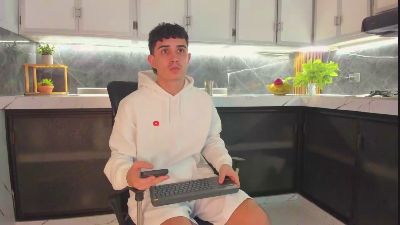 alejo_gray_ Live Image