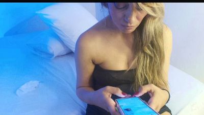 emma_collson Live Image