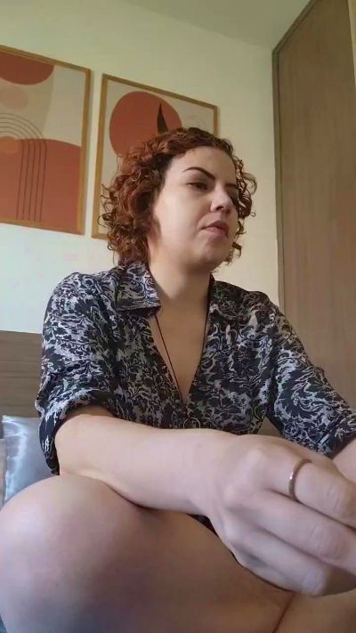 julia_moony Live Image