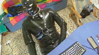 latexslut1 Live Image