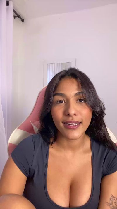 laura2041 Live Image