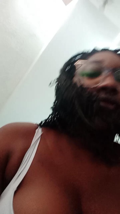lisaebony2 Live Image