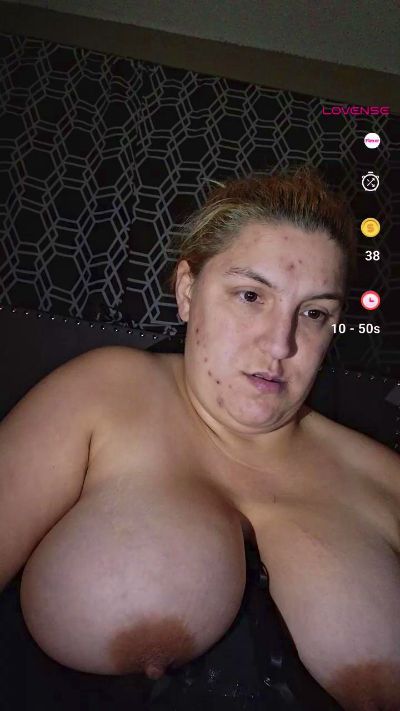 midnighthugs32 Live Image