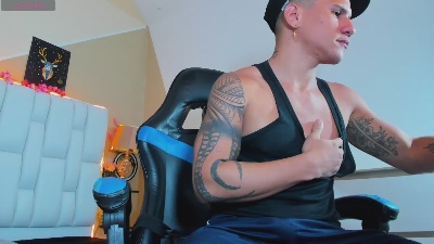 nakedfoam1 Live Image