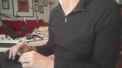 nakedinMTL Live Image