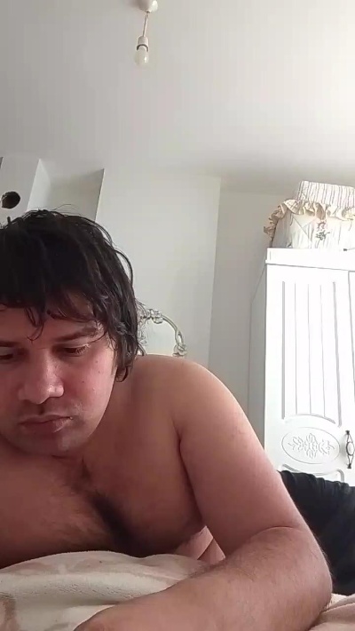 raducelfrumos99 Live Image