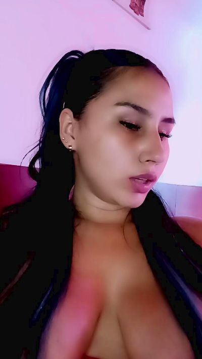 sara_jonnes Live Image