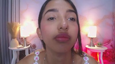 sweetmilkylally Live Image