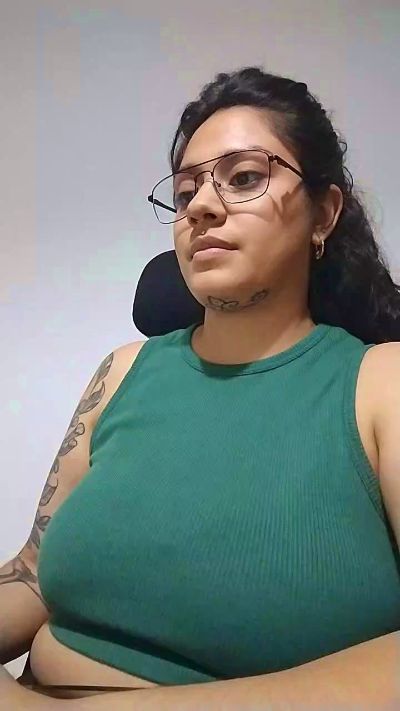 yourlaatingirl Live Image