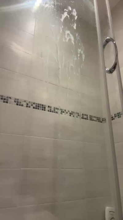 2bfriendz live from Italy