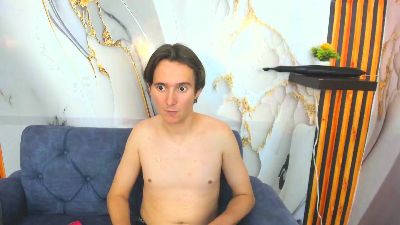 Aaron_LatinMen2 live from Colombia