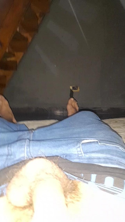 Aguuus22 live from Argentina