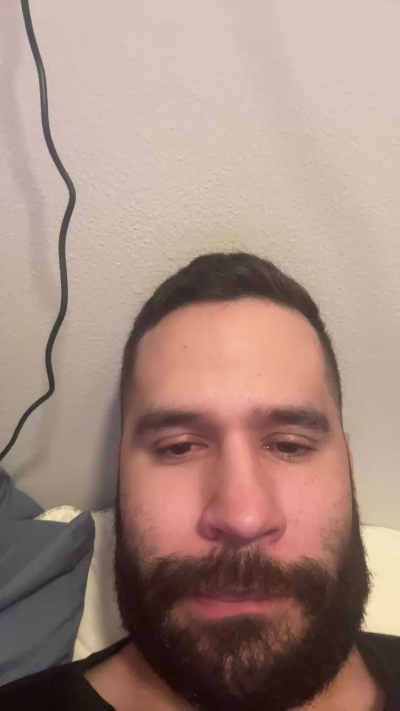 Alejandro232206 live from United States