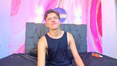 Alex_andRicardo live from Colombia