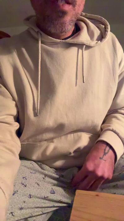 Alex_v22d live from Spain