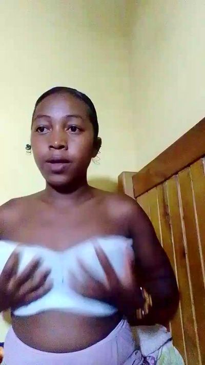 Aliciana_21 live from Madagascar