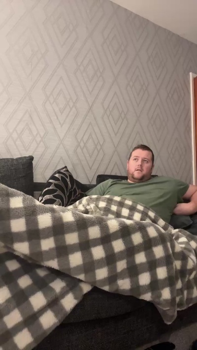 Andyobeysyou live from United Kingdom