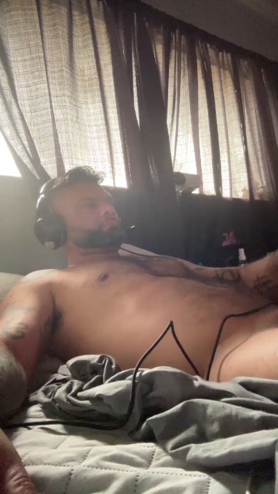 Angelosixinches live from United States